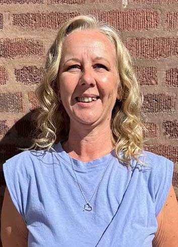 del-mar-builders-staff-team-michelle-cheney-front-office